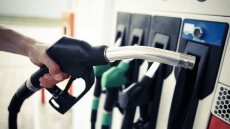 Καύσιμα: Κάτω από δύο ευρώ η αμόλυβδη στα πρατήρια Αττικής και Θεσσαλονίκης