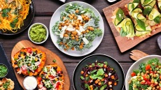 Πώς να ετοιμάσουμε γεύματα με ελάχιστο μαγείρεμα!