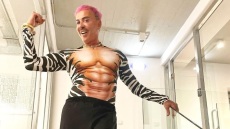 Λάκης Γαβαλάς: Κοιμάμαι σταδιακά με κάποιον που μου αρέσει, αρκεί να έχει ωραίες πιτζάμες