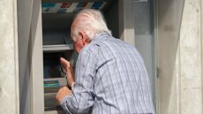 Συντάξεις Απριλίου: Οι επικρατέστερες ημερομηνίες 