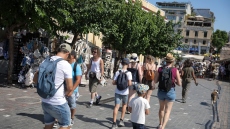 Σε ανοδική τροχιά και φέτος ο τουρισμός: Αύξηση άνω του 3% σε αφίξεις και διανυκτερεύσεις στα καταλύματα τον Μάρτιο