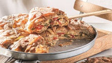 Πίτα με πιπεριές και φέτα