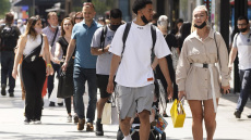 Κορωνοϊός - Νέες οδηγίες από τους Αμερικανούς: Τέλος στις αποστάσεις, «χαλαρώνει» η καραντίνα