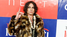 Έζρα Μίλερ: Το σκοτεινό πρόσωπο του «Flash» - Συλλήψεις, επιθέσεις και καταγγελίες για παρενόχληση