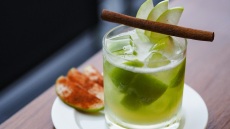 Κοκτέιλ τσίπουρο με μήλο