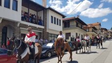 Σιάτιστα Κοζάνης: Το έθιμο των καβαλάρηδων της Παναγιάς - Πώς ξεκίνησε και τι συμβολίζει