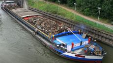 Γερμανία: Φορτηγίδα «μπλόκαρε» την κυκλοφορία στον ποταμό Ρήνο - Έχουν ακινητοποιηθεί 20 πλοία