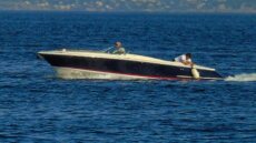 Θρίλερ με ταχύπλοο στη Ρόδο - Δύο γονείς τραυματίστηκαν από το κύμα 