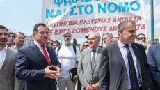 Διαδήλωση στη Βουλή υπέρ του νομοσχεδίου για τα Ναυπηγεία Ελευσίνας