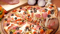 Πίτσα ή Καλτσόνε; Τι προτιμούν οι αναγνώστες του olivemagazine.gr;