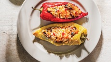 Πιπεριές Φλωρίνης γεμιστές με γαρίδες και θαλασσινά