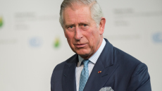 Βρετανία: Ο βασιλιάς του «ροκ εντ ρολ» - Η φωτογραφία του Καρόλου με τον Τζόνι Κας