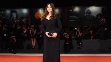 Μόνικα Μπελούτσι: Εμφανίσεις με απαράμιλλο στιλ στο Φεστιβάλ Κινηματογράφου της Βενετίας