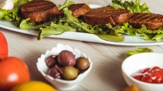 Seitan (σεϊτάν): To αγαπημένο «κρέας» της vegan κουζίνας