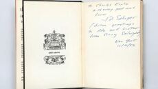 «Ο Φύλακας στη Σίκαλη»: Σπάνιo υπογεγραμμένo αντίτυπο του βιβλίου πωλείται έναντι... 225.000 αγγλικών λιρών!