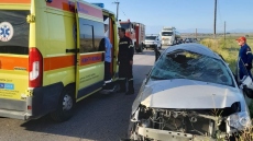 Εικόνες από το τροχαίο στη Λάρισα: Αυτοκίνητο με ποδοσφαιριστές βγήκε από το δρόμο