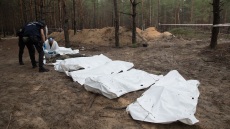 Ρωσία: «Ψέματα οι ισχυρισμοί του Ζελένσκι» για εγκλήματα πολέμου στο Ιζιούμ