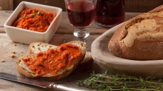 Πώς να φτιάξετε την πιο νόστιμη και πικάντικη σάλτσα της Καλαβρίας