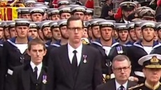 Κηδεία βασίλισσας Ελισάβετ: Το Twitter σχολιάζει καυστικά τον πανύψηλο άνδρα που ξεχώριζε στην τελετή