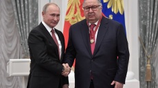 Γερμανία: Έφοδος της αστυνομίας σε ιδιοκτησίες του Ρώσου ολιγάρχη Άλισερ Ουσμάνοφ