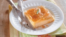 Γαλακτομπούρεκο αρωματισμένο με λεμονόχορτο