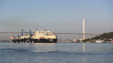 Έρχονται νέες ανατιμήσεις στην Ευρώπη: Η συμφόρηση των πλοίων αυξάνει τα τέλη σε Βόσπορο και Σουέζ