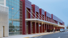 Αεροδρόμιο Χανίων: Έξαλλη τουρίστρια άρπαξε τον πυροσβεστήρα και ψέκαζε τον χώρο