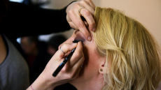 ΔΥΠΑ: Βρεφονηπιοκόμος, μακιγιέρ και αισθητικός οι δημοφιλέστερες ειδικότητες στα 31 ΙΕΚ