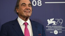 Ο Όλιβερ Στόουν πλέκει το εγκώμιο της πυρηνικής ενέργειας στη νέα του ταινία