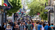 Καταστήματα: Δεν υπάρχει συζήτηση για αλλαγή του ωραρίου ξεκαθαρίζουν κυβερνητικές πηγές