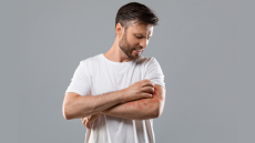 Δερματίτιδα – Ψωρίαση: Από «τρίτο χέρι» αυτός ο αναπάντεχος κίνδυνος για το δέρμα