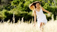 Στρες: Η θεραπευτική κίνηση που ηρεμεί το μυαλό και βελτιώνει την ψυχική υγεία