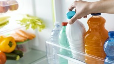 5 τρόφιμα που δεν πρέπει να βάζετε ποτέ στην πόρτα του ψυγείου