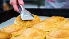 Οι πιο λαχταριστές τυρόπιτες σε Αθήνα και Θεσσαλονίκη