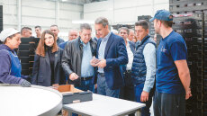 Πώς θα βγάλουμε τον χειμώνα με την ακρίβεια - Τα μέτρα της κυβέρνησης