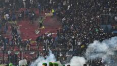  Γκρεμίζεται το γήπεδο που έχασαν τη ζωή τους 133 άνθρωποι στην Ινδονησία 