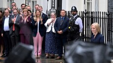 Βρετανία: Οι υπεύθυνοι για την κομματική πειθαρχία στο κυβερνών Συντηρητικό Κόμμα παραμένουν στις θέσεις τους