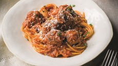 Σπαγγέτι με κεφτεδάκια