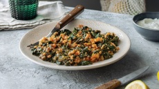 Το σπανακόρυζο αλλιώς, με τραχανά αντί για ρύζι