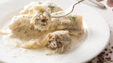 Φτιάχνουμε λαχανοντολμάδες με 13 διαφορετικούς τρόπους!