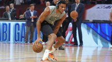 Αντετοκούνμπο: Το double double του Γιάννη κόντρα στους Σίξερς