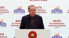 Ερντογάν: Προτείνει δημοψήφισμα για την τροποποίηση του συντάγματος για την ισλαμική μαντίλα