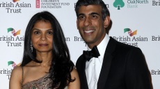 Ρίσι Σούνακ: Ποια είναι η ζάπλουτη σύζυγος του, Ακσάτα Μούρτι