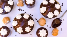 9 διευθύνσεις για λαχταριστά προφιτερόλ στην Αθήνα