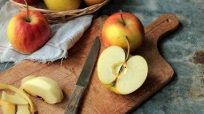 Πώς να καταψύξετε τα μήλα σωστά για να τα απολαμβάνετε όλο τον χρόνο
