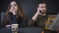 Quiet Quitting: Συμβαίνει και στις σχέσεις – Τα επικίνδυνα σημάδια