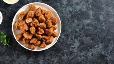 7 διαφορετικοί τρόποι να πανάρουμε το κοτόπουλο (+συνταγές)