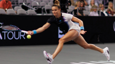 Σάκκαρη: Με το «δεξί» στην πρεμιέρα της στο WTA  Finals, νίκησε με 2-0 την Πεκγούλα - Δείτε βίντεο