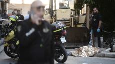 Συναγερμός στο Σύνταγμα: Νεκρός ο άντρας που έπεσε από ταράτσα κτηρίου 