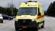 Άγιος Δημήτριος: Συμμορία κοριτσιών ξυλοκόπησε και έστειλε στο νοσοκομείο 15χρονη και τον αδερφό της